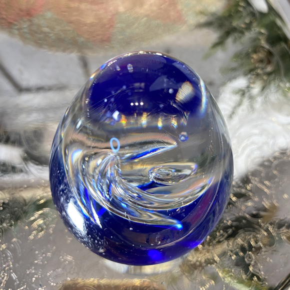 Dynasty Gallery Heirloom Collectibles Handblown Blue Art Glass Paperweight - Picture 6 of 7